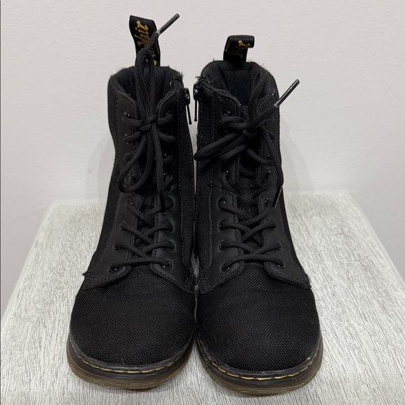 Dr. Martens Size M 5 /W 6 Charcoal Unixes Combs Extra Tough Poly Casual Boots - Picture 6 of 11